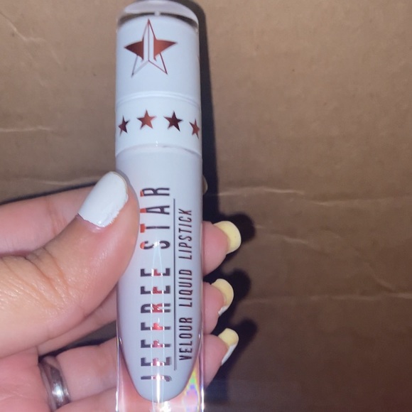 JEFFREE STAR COSMETICS VELOUR LIQUID LIPSTICK IN DRUG LORD (WHITE) - Picture 4 of 4